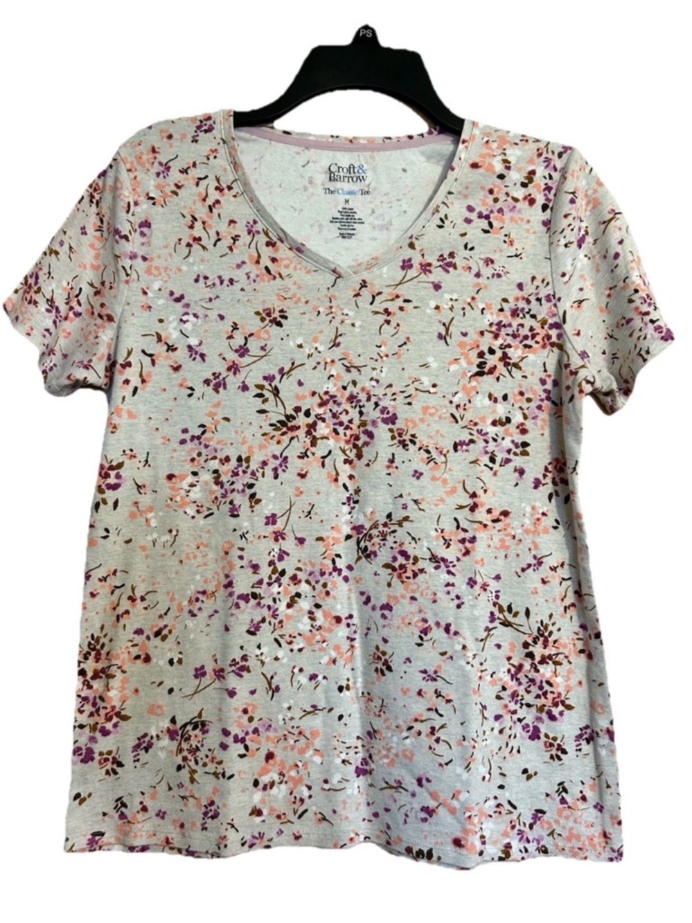 Croft & Barrow women’s classic tee  Gray Floral V-Neck Tee Medium NWOT